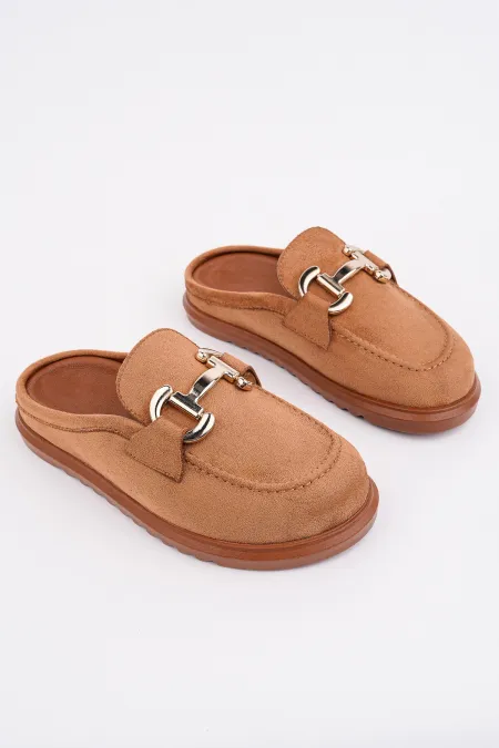 Mocassins Muggo CARLEEN en cuir suédé avec boucle dorée et bout fermé pour femmes