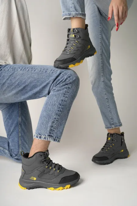 Bottes d'hiver unisexes Muggo Alaska, garanties pour la randonnée en plein air, à lacets et fermeture éclair latérale.