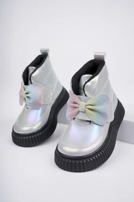 Bottes d'hiver pour enfants Muggo NIXIE, semelle antidérapante garantie, confort optimal, fermeture velcro et nœud.