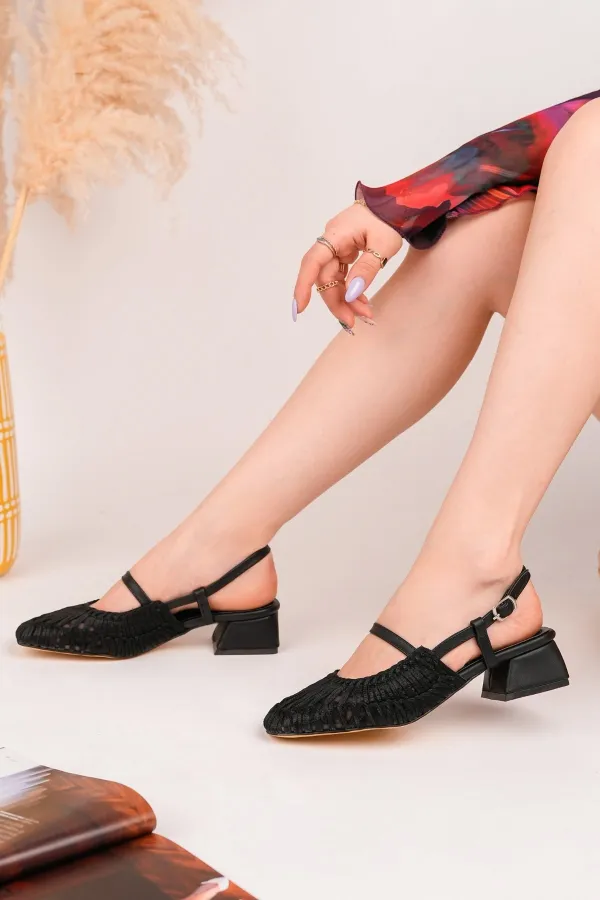 Muggo MESH Kadın Örgü ve File Detaylı Bantlı Arkası Açık Kısa Topuklu Ayakkabı