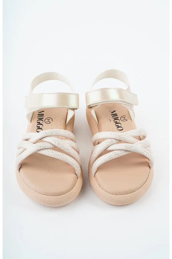 Sandales orthopédiques légères Muggo JAZZ pour filles, conçues pour un usage quotidien, avec détails tricotés et fermeture velcro.