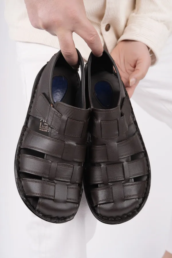 Sandales orthopédiques décontractées pour hommes Muggo Edinburgh, en cuir véritable, confortables et à semelle souple, garanties par la marque Edinburgh.