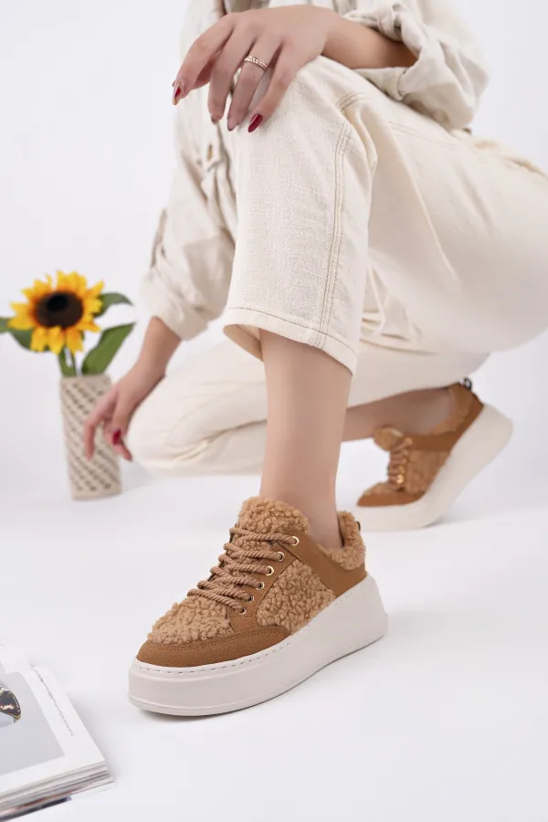 Chaussures de sport d'hiver pour femmes Muggo FLEECY à semelle épaisse et lacets, ornées de détails en peluche