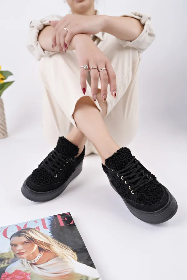 Chaussures de sport d'hiver pour femmes Muggo FLEECY à semelle épaisse et lacets, ornées de détails en peluche