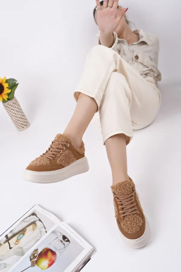 Chaussures de sport d'hiver pour femmes Muggo FLEECY à semelle épaisse et lacets, ornées de détails en peluche