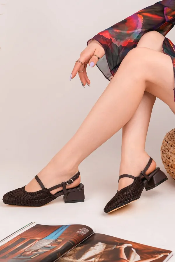 Muggo MESH Kadın Örgü ve File Detaylı Bantlı Arkası Açık Kısa Topuklu Ayakkabı