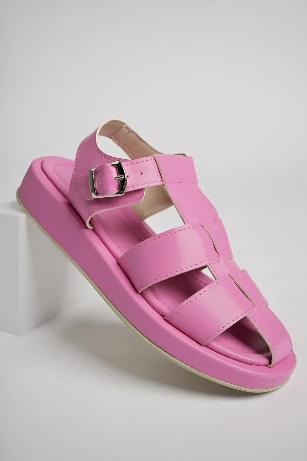 Muggo DOSSİ Garantili Dolgu Topuklu Bilekten Bağlamalı Tokalı Kadın Sandalet