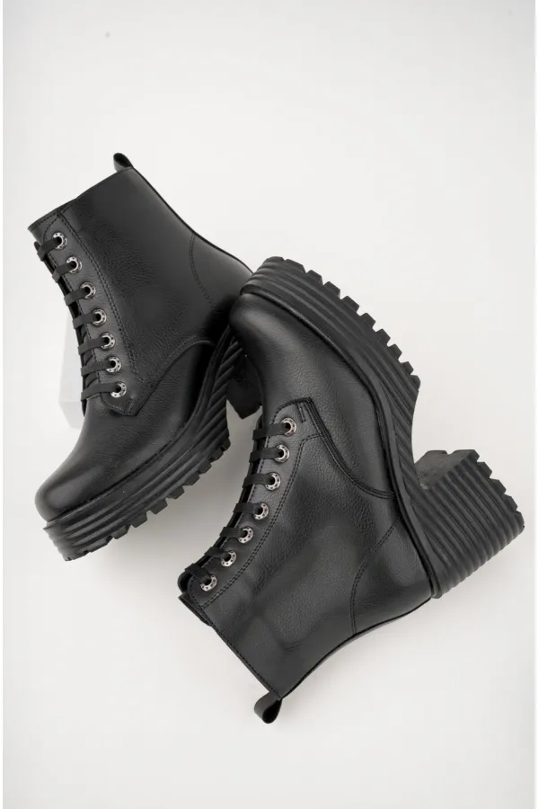 Muggo GRAZi Guaranteed Thick Sole Platform Heel Zipper and Lace-up Women's Boots