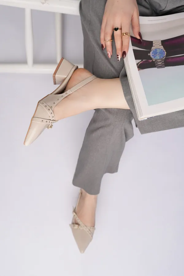 Chaussures à talons bas pour femmes Muggo JOLY, bout pointu et talon ouvert, avec accessoires métalliques