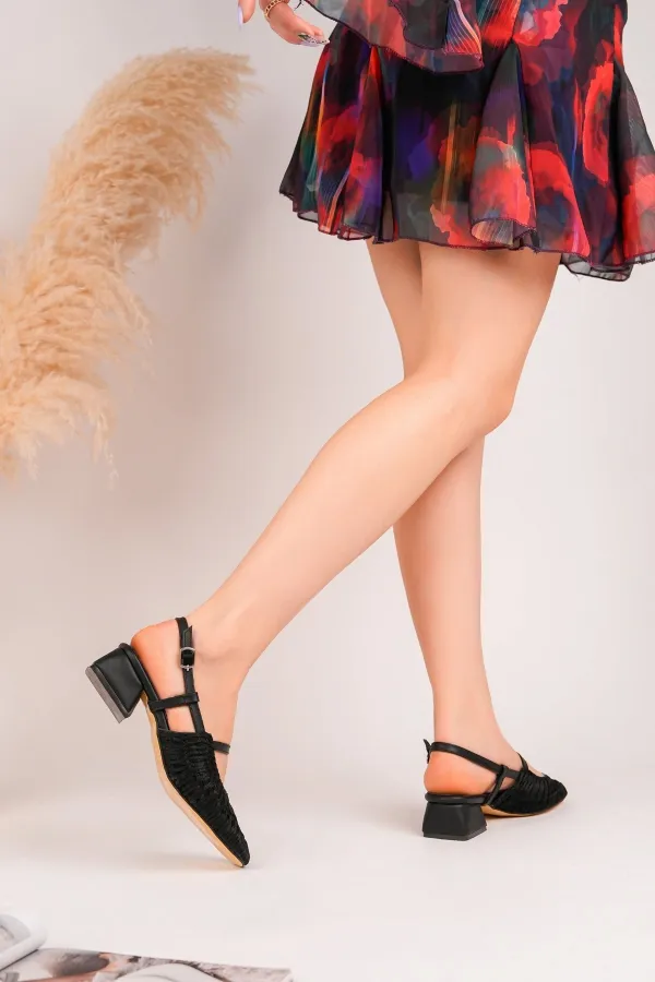 Muggo MESH Kadın Örgü ve File Detaylı Bantlı Arkası Açık Kısa Topuklu Ayakkabı