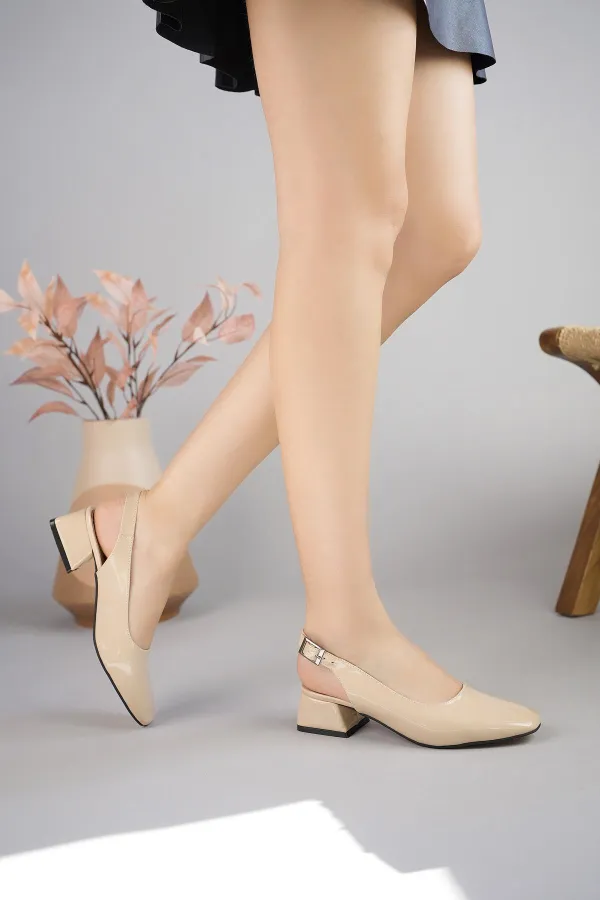 Muggo LOİS Garantili Arkası Açık Kare Burunlu Kadın Kısa Topuklu Ayakkabı