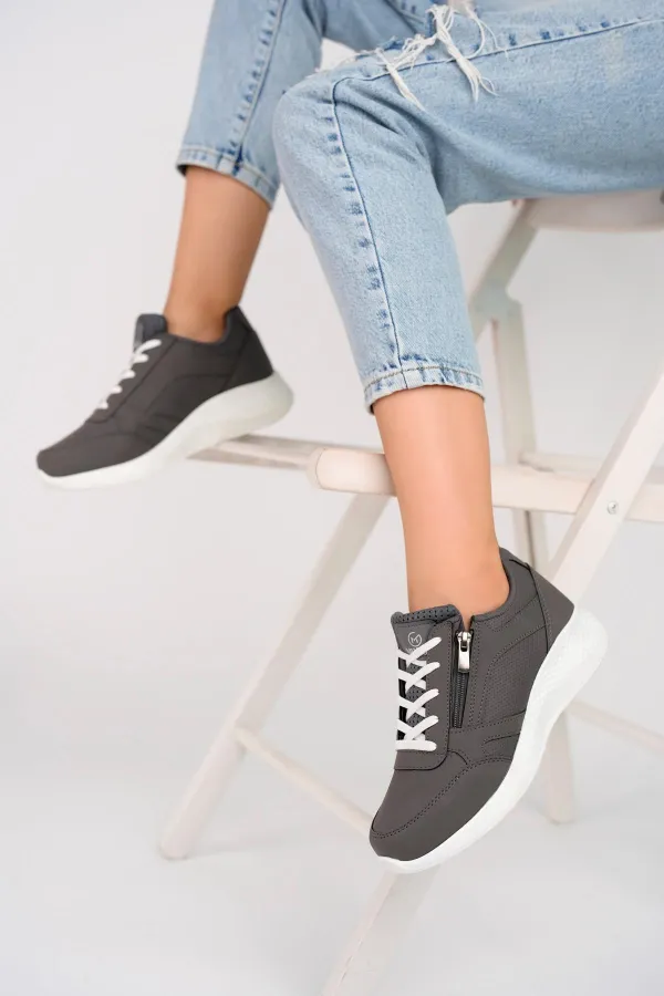 Chaussures de sport confortables et orthopédiques Muggo Asel pour femmes, à lacets et fermeture éclair latérale.