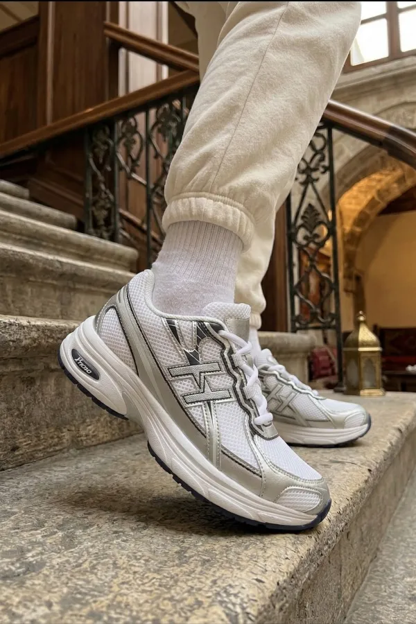 Muggo HYNEX Women's Thick Sole Lace-up Casual Sneaker Sports Shoes