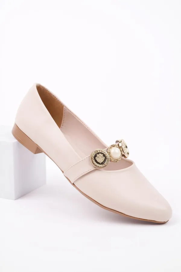 Ballerines Muggo POENA à bride unique pour femme, ornées d'une broche.