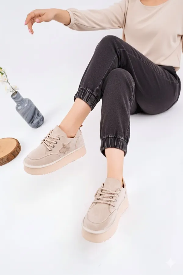 Muggo KOZMOS Kalın Taban Bağcıklı Yıldız Detaylı Kadın Kışlık Sneaker Spor Ayakkabı Muggo KOZMOS Kalın Taban Bağcıklı Yıldız Detaylı Kadın Kışlık Sneaker Spor Ayakkabı