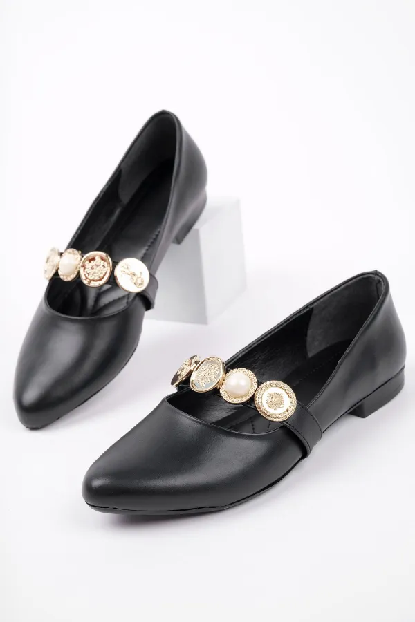 Ballerines Muggo POENA à bride unique pour femme, ornées d'une broche.