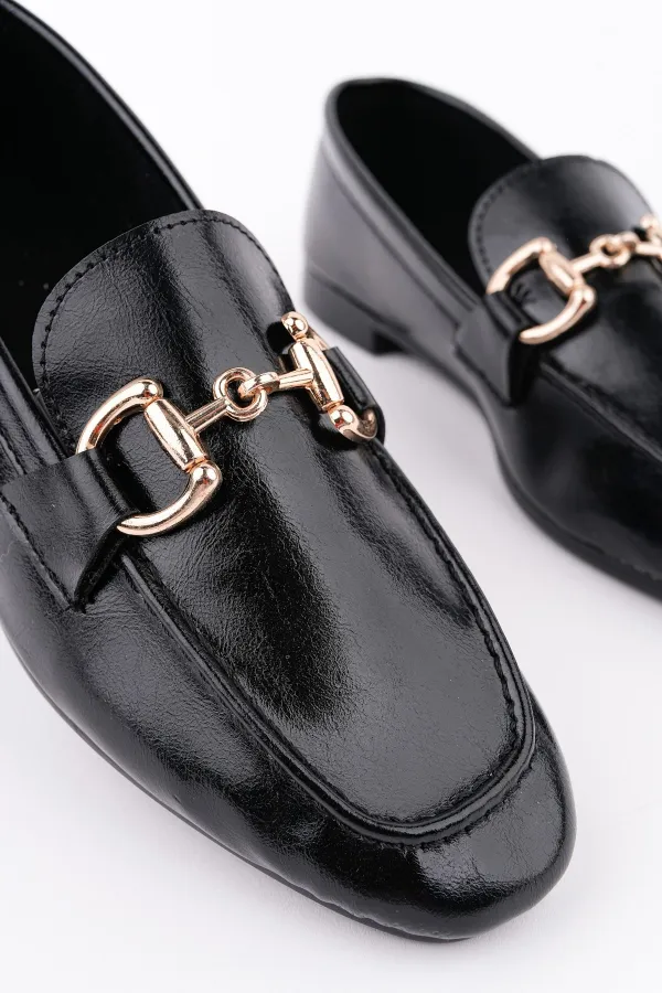 Muggo STRIDE Women's Casual Loafer Shoes with Metal Buckle