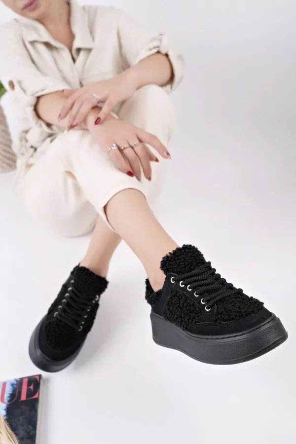 Chaussures de sport d'hiver pour femmes Muggo FLEECY à semelle épaisse et lacets, ornées de détails en peluche