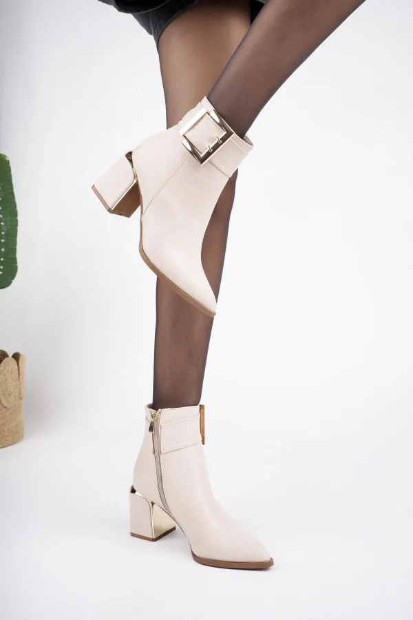 Bottes Muggo CHILY pour femmes, garanties, avec talon épais et détails de ceinture et boucle.