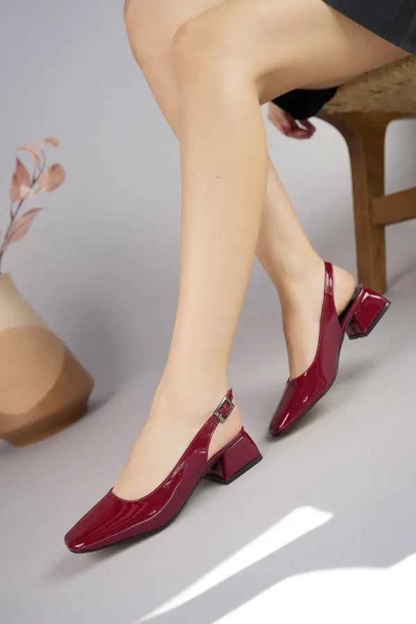 Muggo LOİS Garantili Arkası Açık Kare Burunlu Kadın Kısa Topuklu Ayakkabı