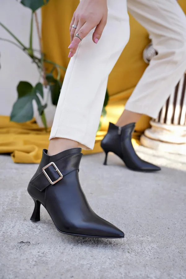 Muggo MONİCA Garantili Hakiki Deri Kemer ve Toka Detaylı Fermuarlı İnce Topuklu Kadın Bot 