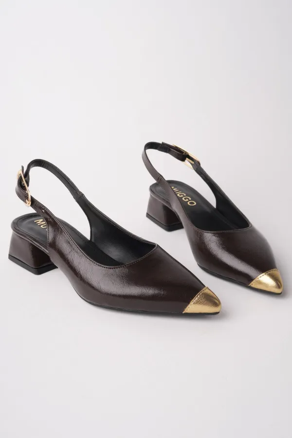 Muggo CHANCE Gold Pointed Toe Open Back Women's Low Heel Shoes with Toe Detail