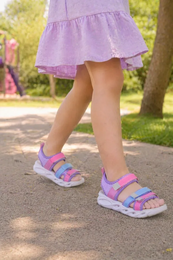 Sandales lumineuses à scratch pour filles Muggo TATU