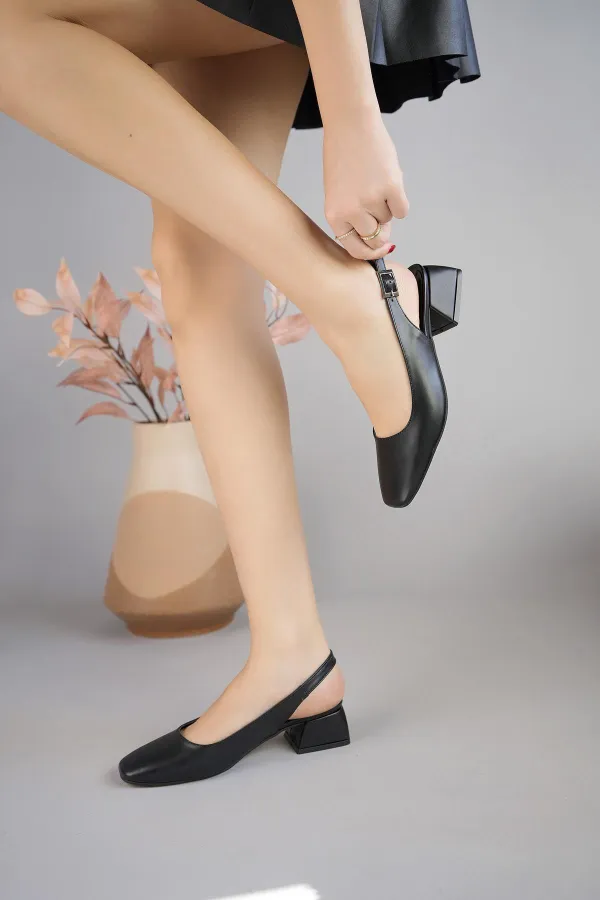 Muggo LOİS Garantili Arkası Açık Kare Burunlu Kadın Kısa Topuklu Ayakkabı