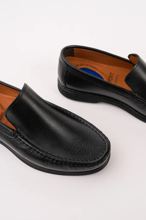 Muggo WINSOR Genuine Leather Laceless Comfortable Sole Men's Casual Classic Loafer Shoes