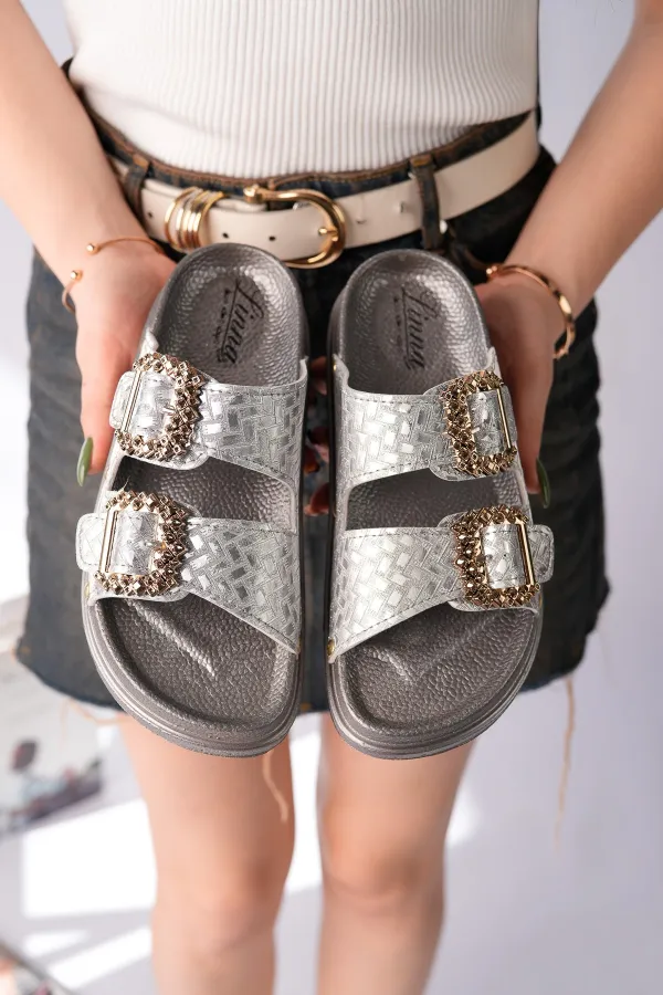 Muggo GLITZA Shiny Textured Double Buckle Casual Women's Slippers Muggo GLITZA Shiny Textured Double Buckle Casual Women's Slippers