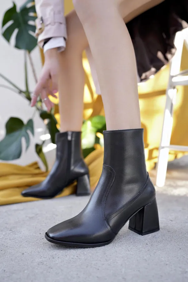 Muggo ADELA Garantili Hakiki Deri Kare Burun Fermuarlı Topuklu Kadın Bot