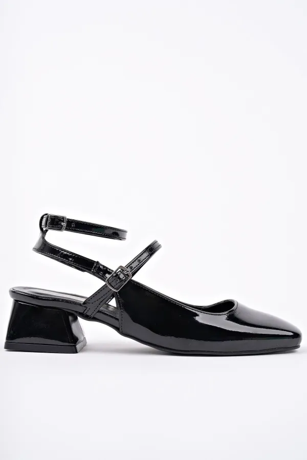 Chaussures Muggo CHOPRA à bout carré, double cambrure, bride cheville et talon bas ouvert à l'arrière