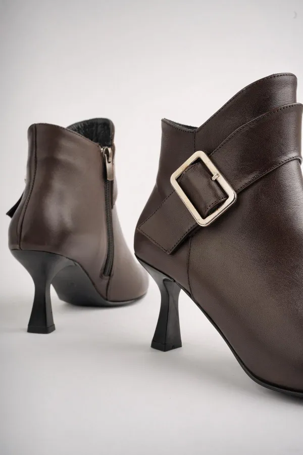 Muggo MONİCA Garantili Hakiki Deri Kemer ve Toka Detaylı Fermuarlı İnce Topuklu Kadın Bot 