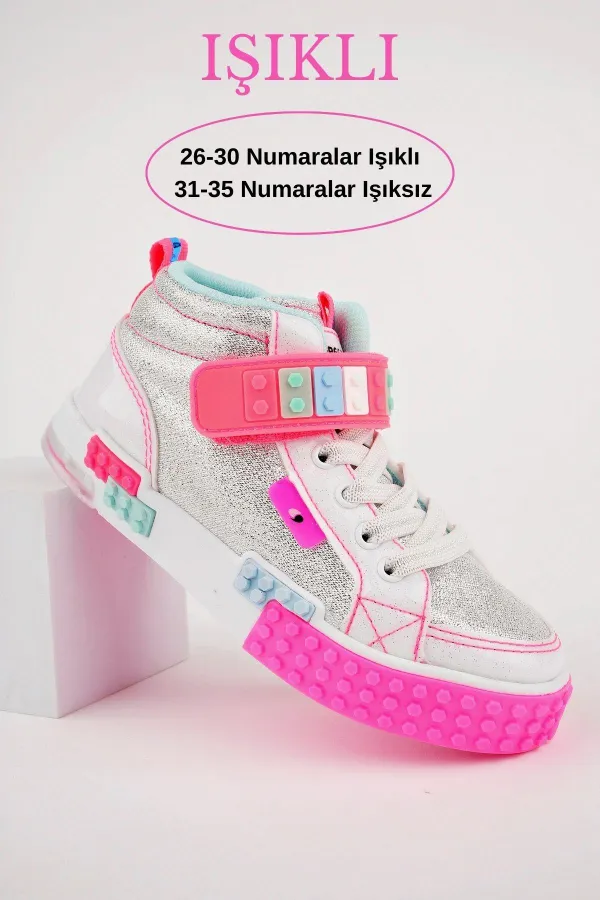Chaussures de sport orthopédiques Muggo KUKULİ pour enfants, à lacets et scratch, sur le thème Lego.