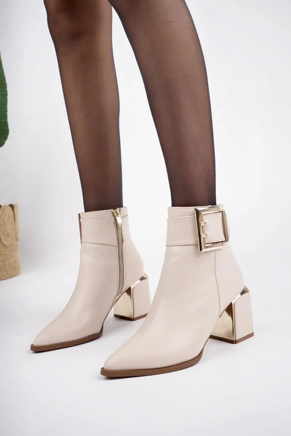 Bottes Muggo CHILY pour femmes, garanties, avec talon épais et détails de ceinture et boucle.