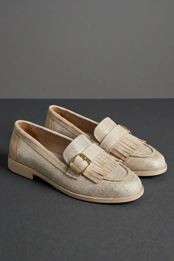 Mocassins décontractés pour femmes Muggo TUFT en daim avec boucle dorée et pampilles