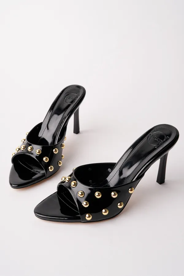 Pantoufles à talons aiguilles Muggo HELENA pour femmes, ornées de clous et de détails métalliques, à bout pointu.