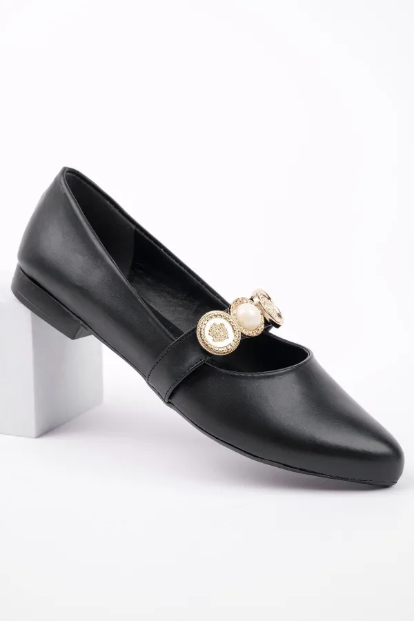 Ballerines Muggo POENA à bride unique pour femme, ornées d'une broche.