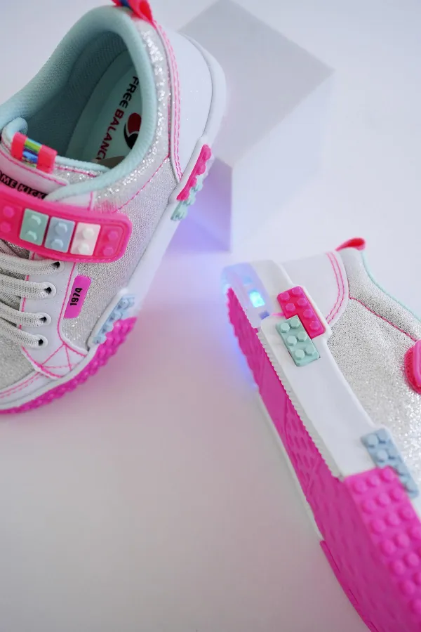 Chaussures de sport orthopédiques Muggo SONIC Guaranteed, à lacets et velcro, sur le thème Lego