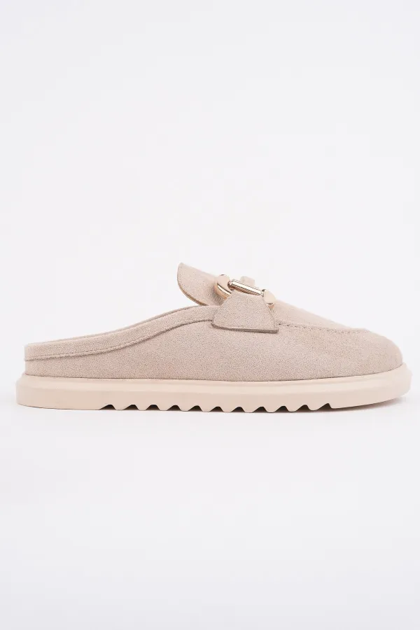 Mocassins Muggo CARLEEN en cuir suédé avec boucle dorée et bout fermé pour femmes