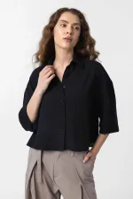 Chemise courte texturée noire Antioch pour femme