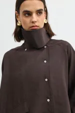Chemise Antioch marron foncé à col montant spécial pour femme