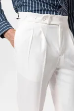 Pantalon homme Antioch écru à taille haute plissée coupe carotte