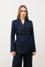Veste blazer cintrée bleu marine Antioch pour femme