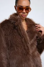Manteau long en fausse fourrure Antioch Coffee
