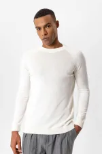 Antioch Off-White Crew Neck Slim Fit Knitted Sweater