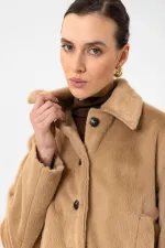 Manteau court en fausse fourrure Antioch Camel pour femme