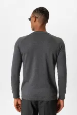 Pull en maille Antioch gris fumé à col rond et coupe ajustée