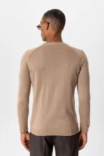 Pull en maille Antioch Mink à col rond et coupe ajustée