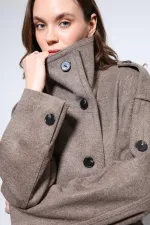 Manteau Antioch en vison à col montant et double boutonnage pour femme